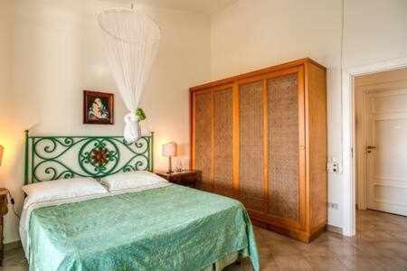 Gocce Villas - Sunshine Villa マッサ・ルブレンセ エクステリア 写真